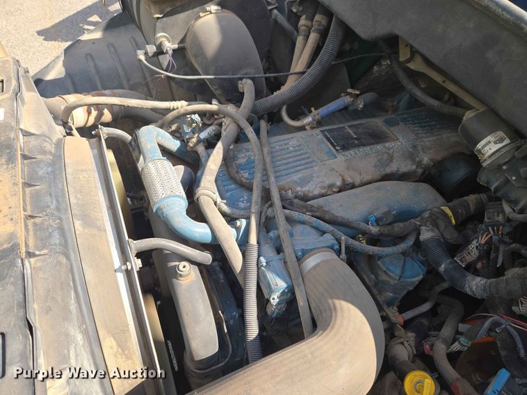 image for item EW0274 2007 International 4400 refuse truck