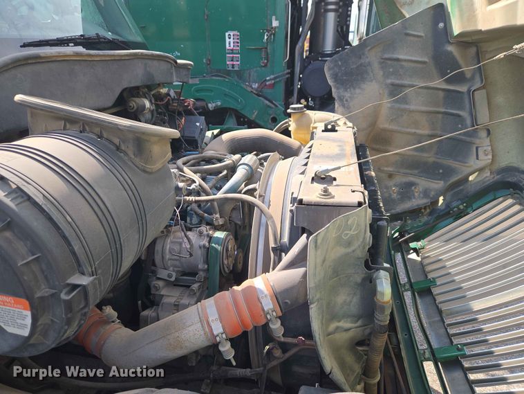 image for item EW0274 2007 International 4400 refuse truck