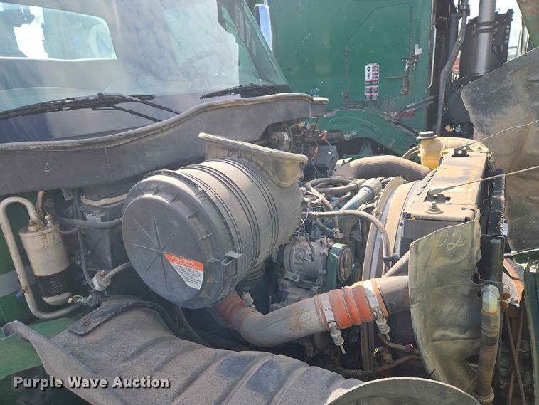 image for item EW0274 2007 International 4400 refuse truck