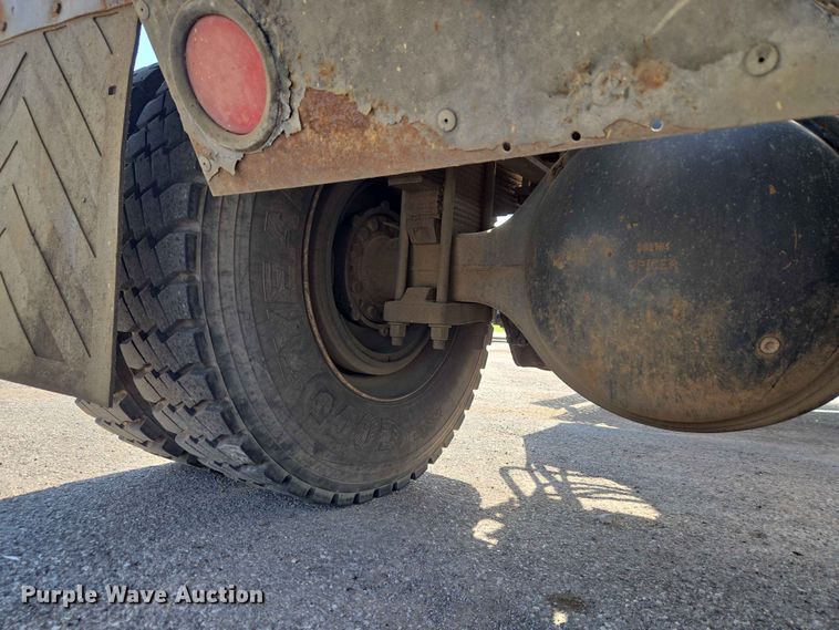 image for item EW0274 2007 International 4400 refuse truck