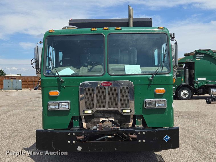image for item EW0277 2018 Peterbilt 320 refuse truck