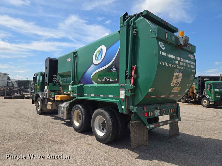 image for item EW0277 2018 Peterbilt 320 refuse truck