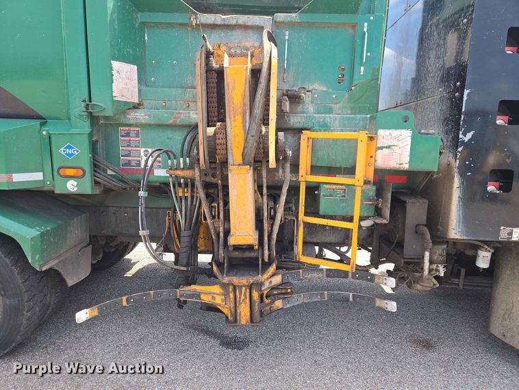 image for item EW0277 2018 Peterbilt 320 refuse truck