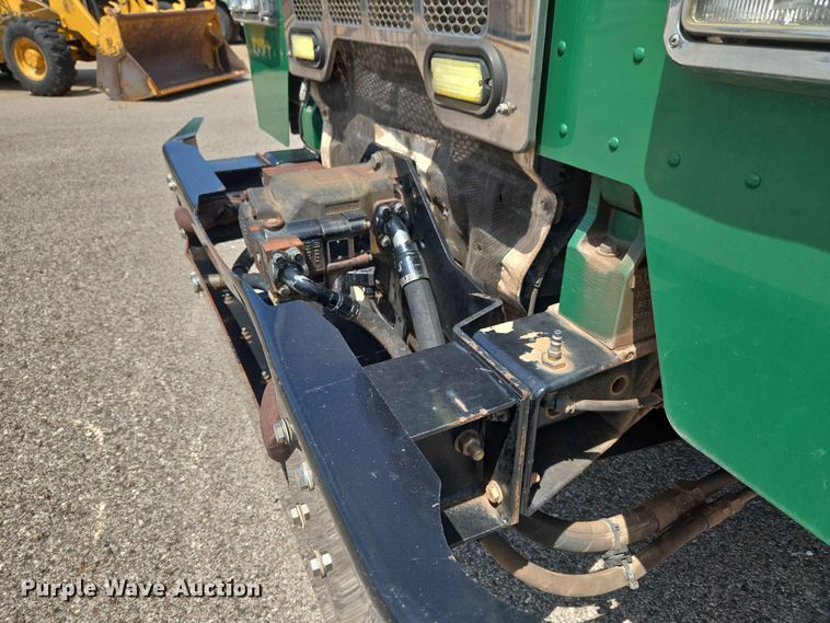image for item EW0277 2018 Peterbilt 320 refuse truck