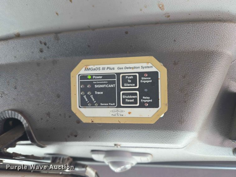 image for item EW0277 2018 Peterbilt 320 refuse truck
