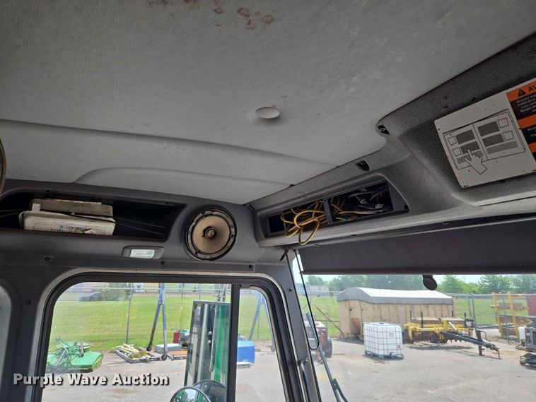 image for item EW0277 2018 Peterbilt 320 refuse truck