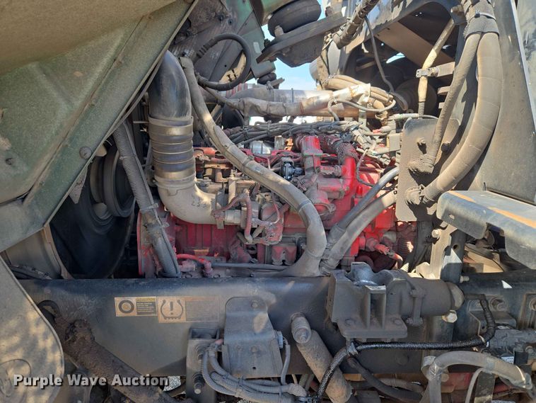 image for item EW0277 2018 Peterbilt 320 refuse truck