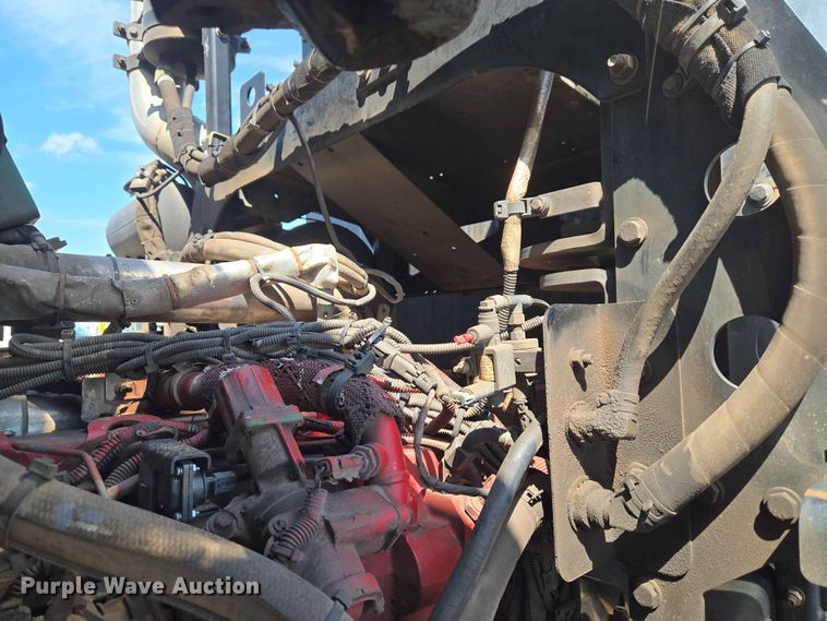 image for item EW0277 2018 Peterbilt 320 refuse truck