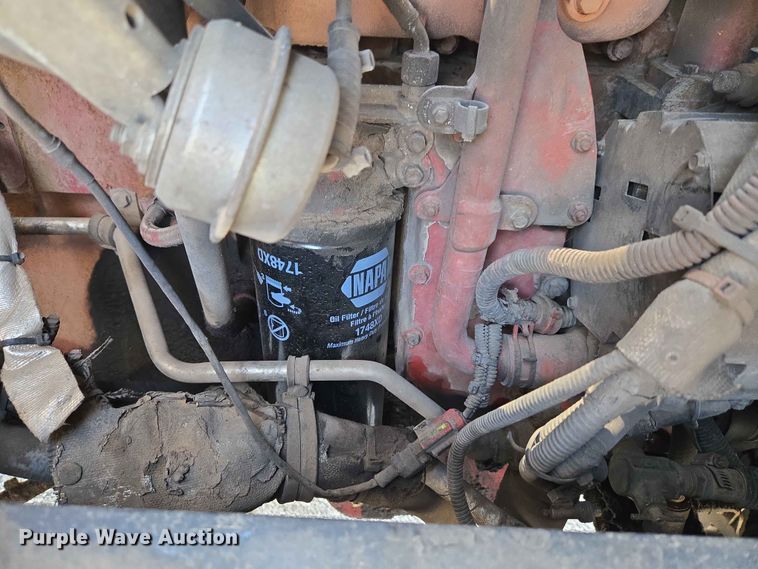 image for item EW0277 2018 Peterbilt 320 refuse truck
