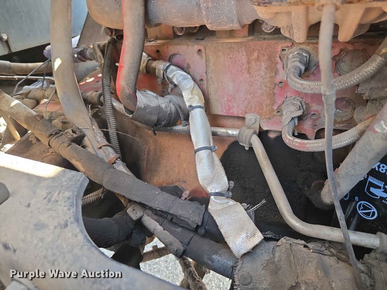 image for item EW0277 2018 Peterbilt 320 refuse truck