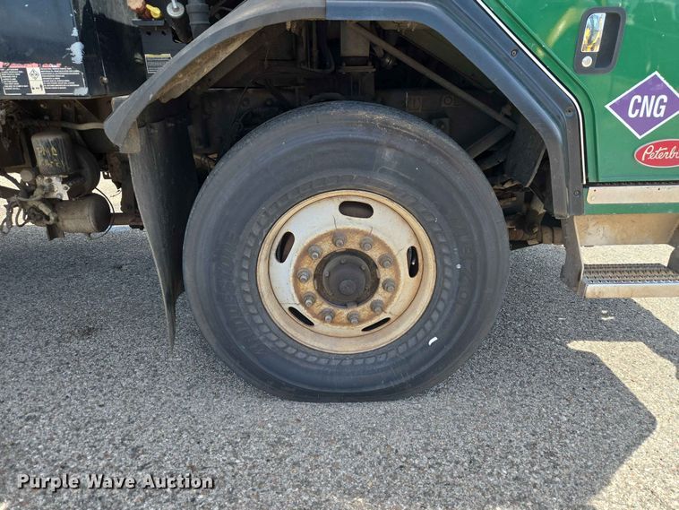 image for item EW0277 2018 Peterbilt 320 refuse truck