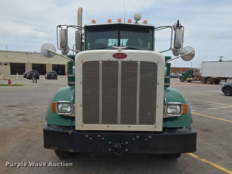 image for item EW0278 2018 Peterbilt 367 semi truck