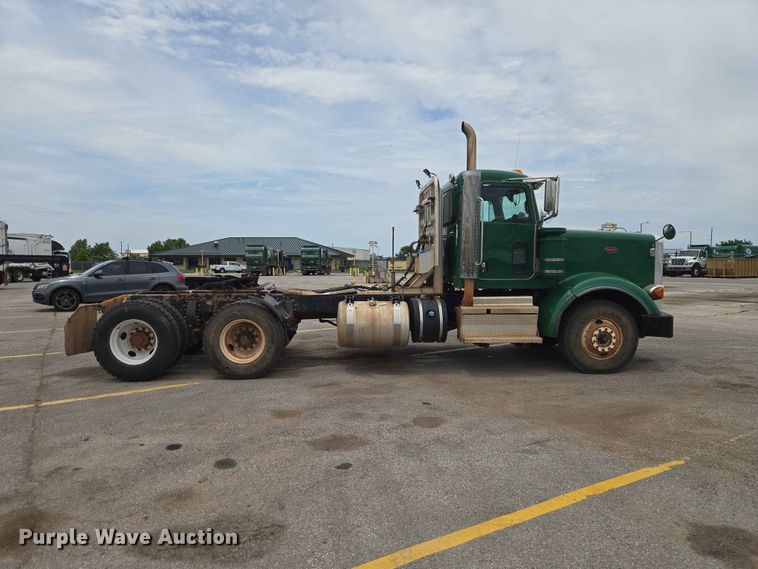 image for item EW0278 2018 Peterbilt 367 semi truck