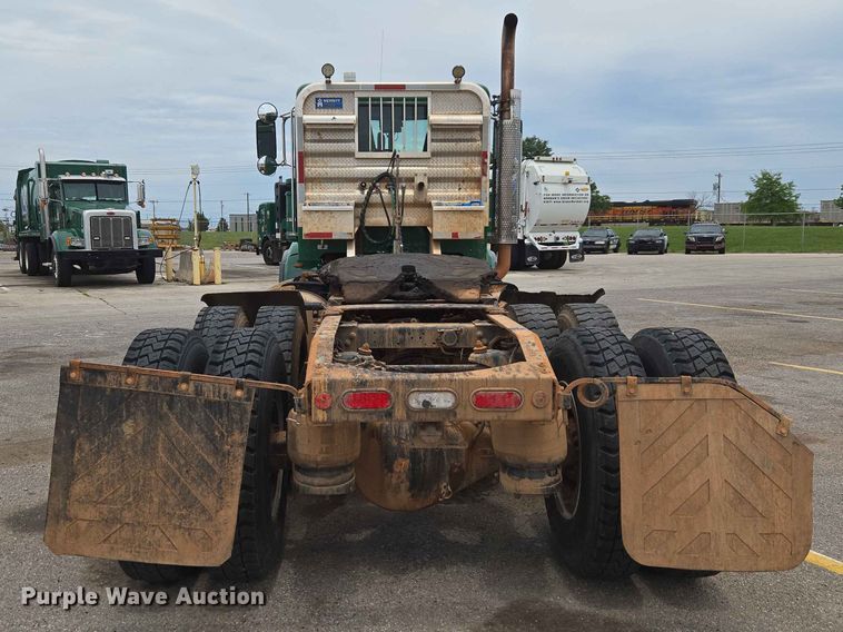 image for item EW0278 2018 Peterbilt 367 semi truck