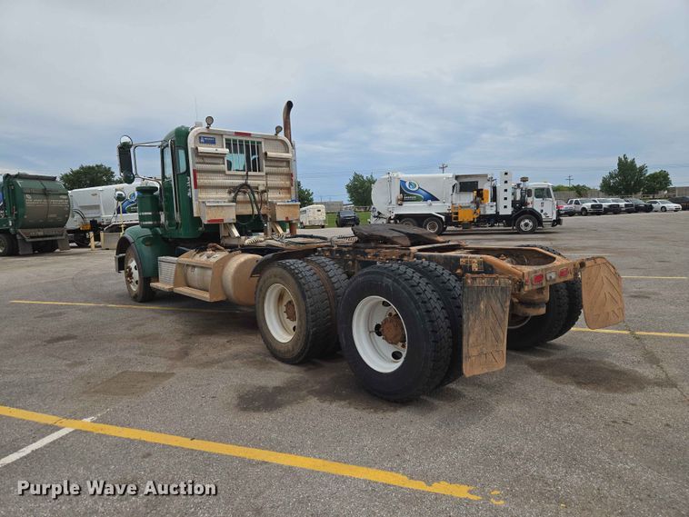 image for item EW0278 2018 Peterbilt 367 semi truck