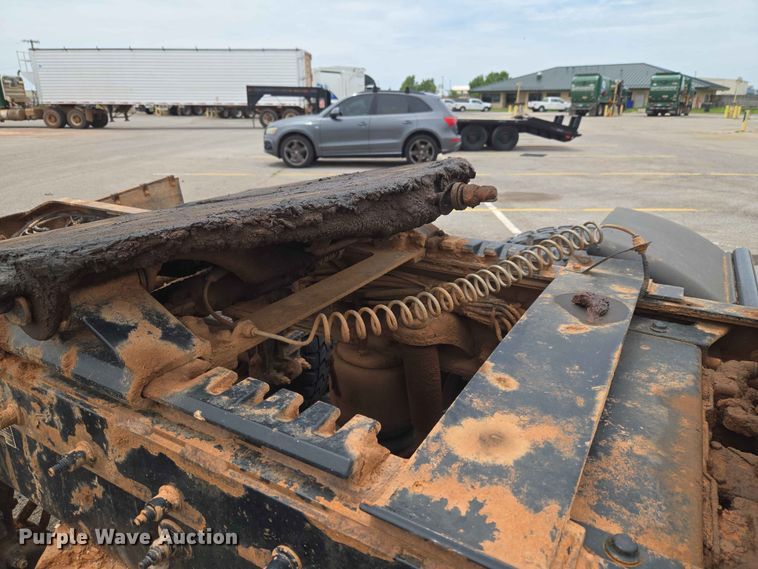 image for item EW0278 2018 Peterbilt 367 semi truck