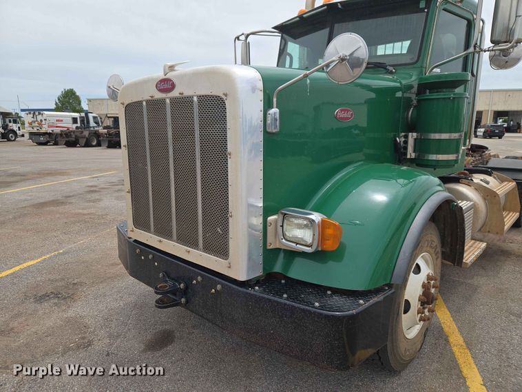 image for item EW0278 2018 Peterbilt 367 semi truck