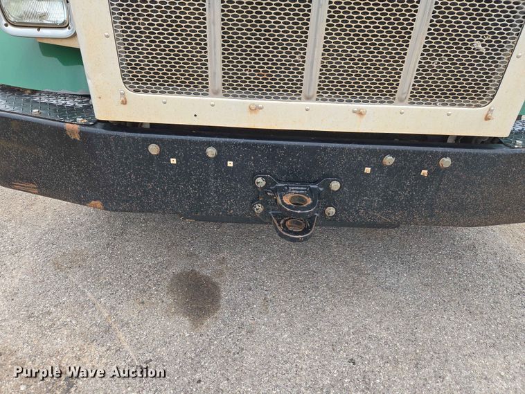 image for item EW0278 2018 Peterbilt 367 semi truck