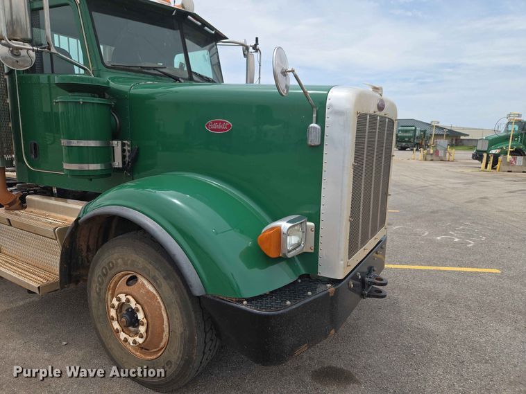 image for item EW0278 2018 Peterbilt 367 semi truck
