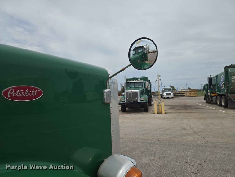 image for item EW0278 2018 Peterbilt 367 semi truck