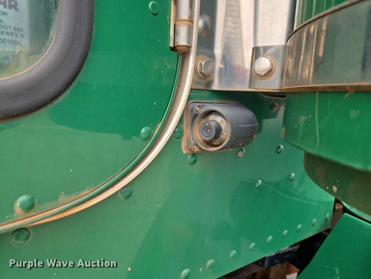 image for item EW0278 2018 Peterbilt 367 semi truck
