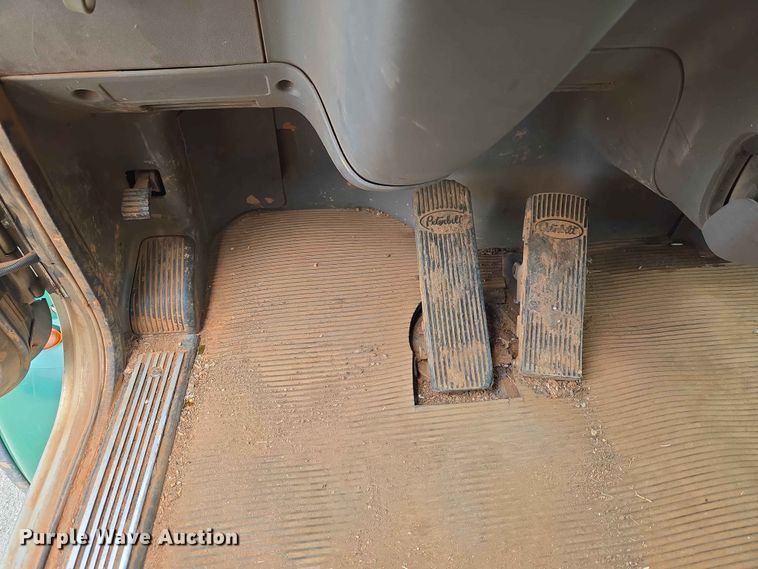 image for item EW0278 2018 Peterbilt 367 semi truck