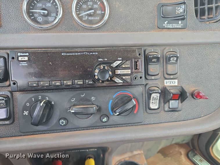 image for item EW0278 2018 Peterbilt 367 semi truck