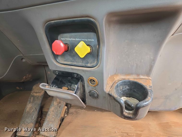 image for item EW0278 2018 Peterbilt 367 semi truck