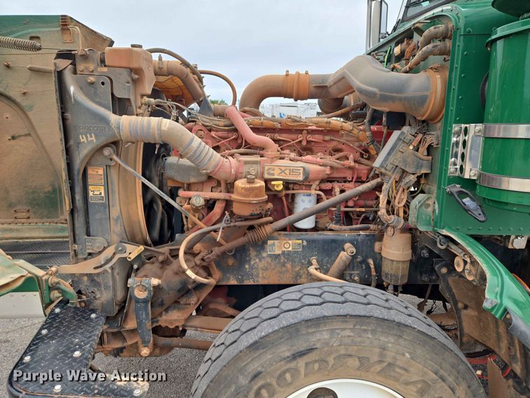image for item EW0278 2018 Peterbilt 367 semi truck