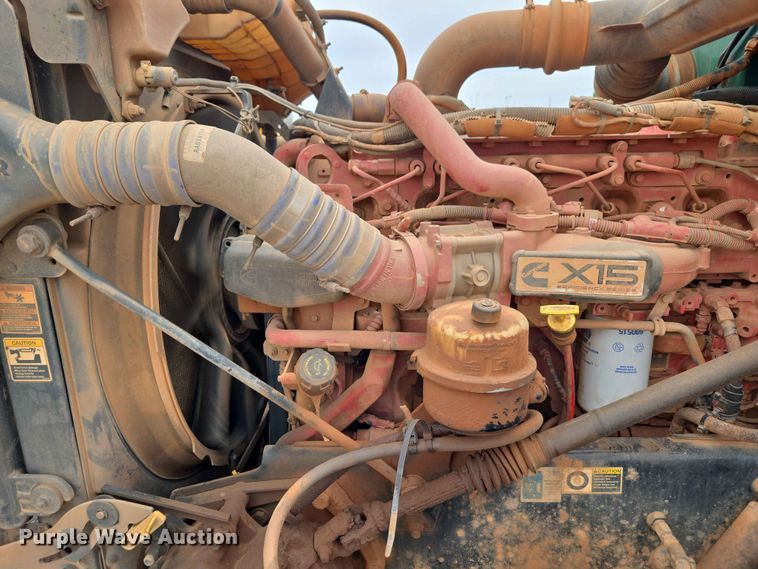 image for item EW0278 2018 Peterbilt 367 semi truck