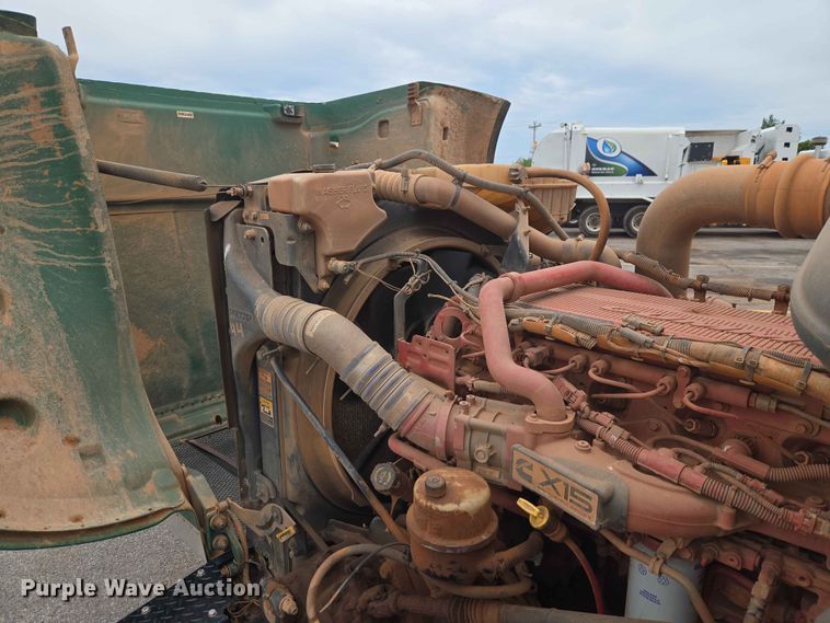 image for item EW0278 2018 Peterbilt 367 semi truck