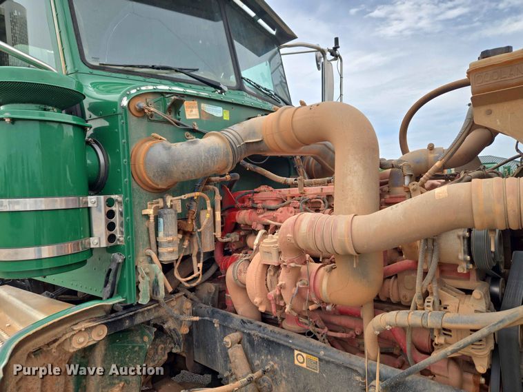 image for item EW0278 2018 Peterbilt 367 semi truck