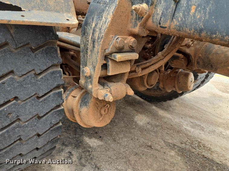 image for item EW0278 2018 Peterbilt 367 semi truck