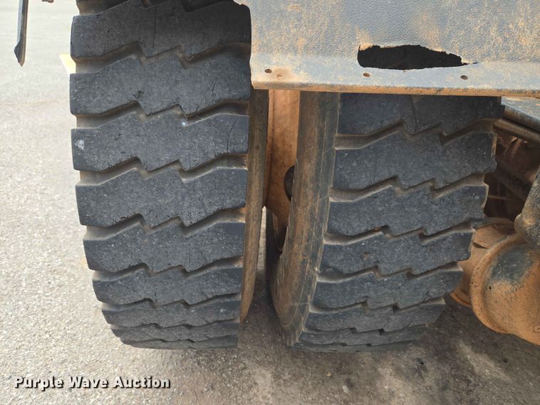 image for item EW0278 2018 Peterbilt 367 semi truck