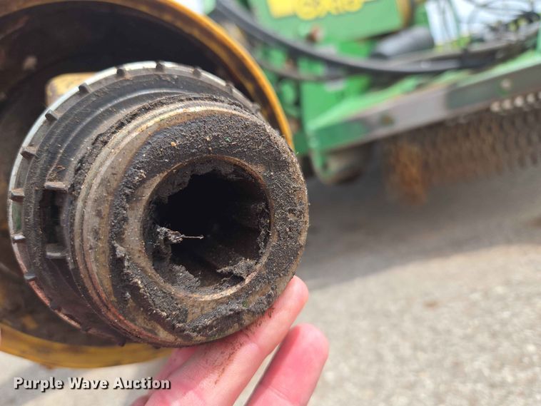 image for item EW0280 John Deere CX15 batwing rotary mower