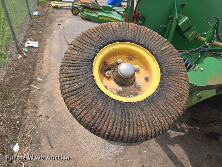 image for item EW0280 John Deere CX15 batwing rotary mower