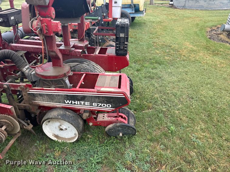 image for item EW4724 White 6700 planter