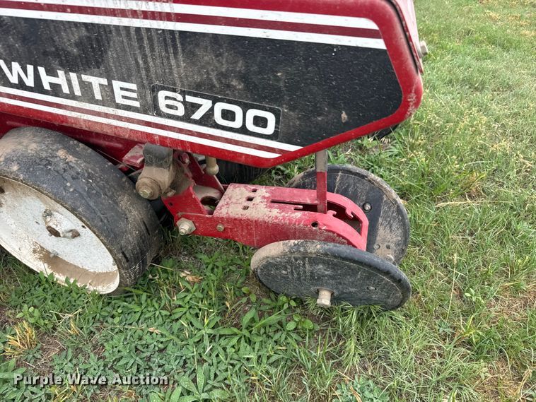 image for item EW4724 White 6700 planter