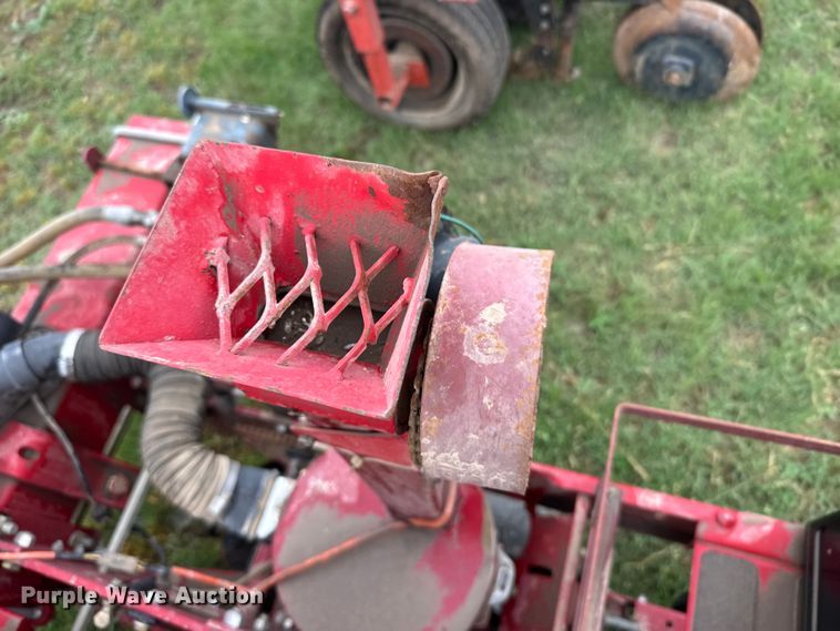 image for item EW4724 White 6700 planter