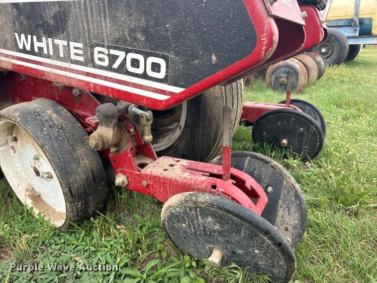 image for item EW4724 White 6700 planter