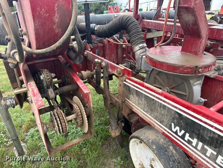 image for item EW4724 White 6700 planter