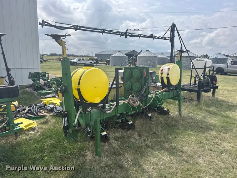 image for item EW4728 John Deere P7100 planter