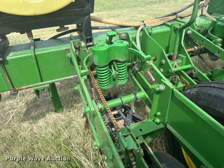 image for item EW4728 John Deere P7100 planter