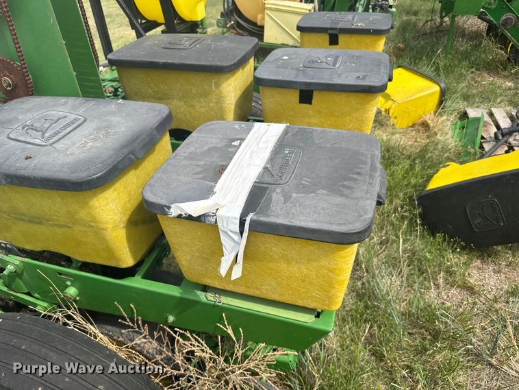 image for item EW4728 John Deere P7100 planter
