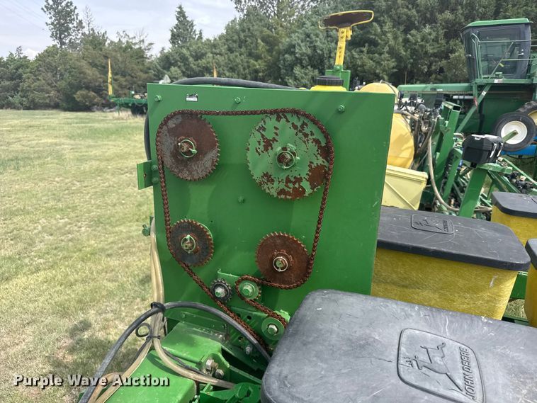 image for item EW4728 John Deere P7100 planter