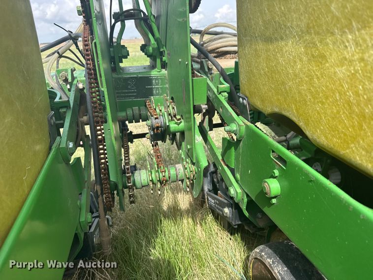 image for item EW4728 John Deere P7100 planter