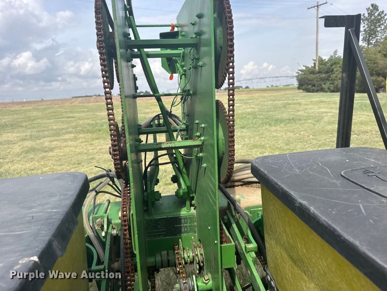 image for item EW4728 John Deere P7100 planter