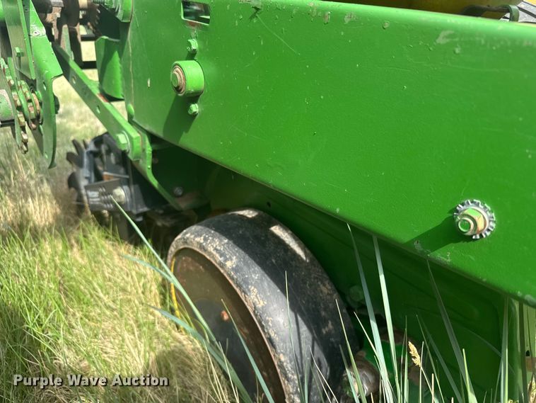 image for item EW4728 John Deere P7100 planter