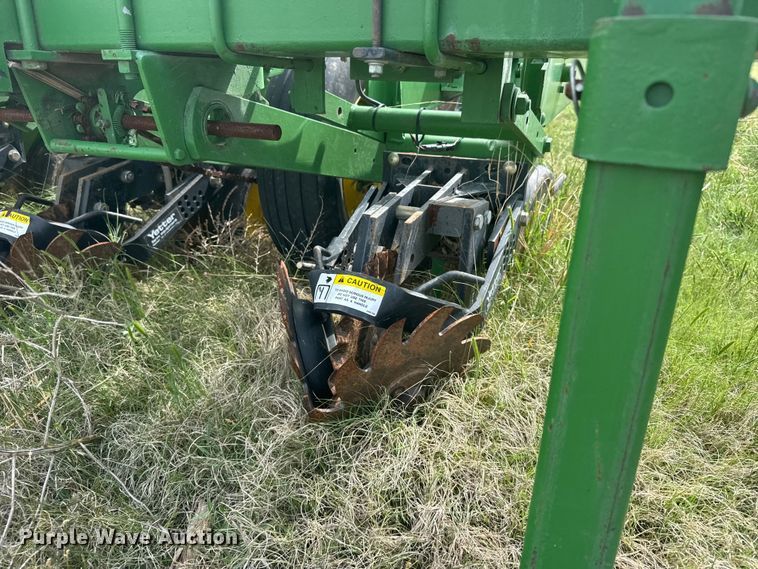 image for item EW4728 John Deere P7100 planter