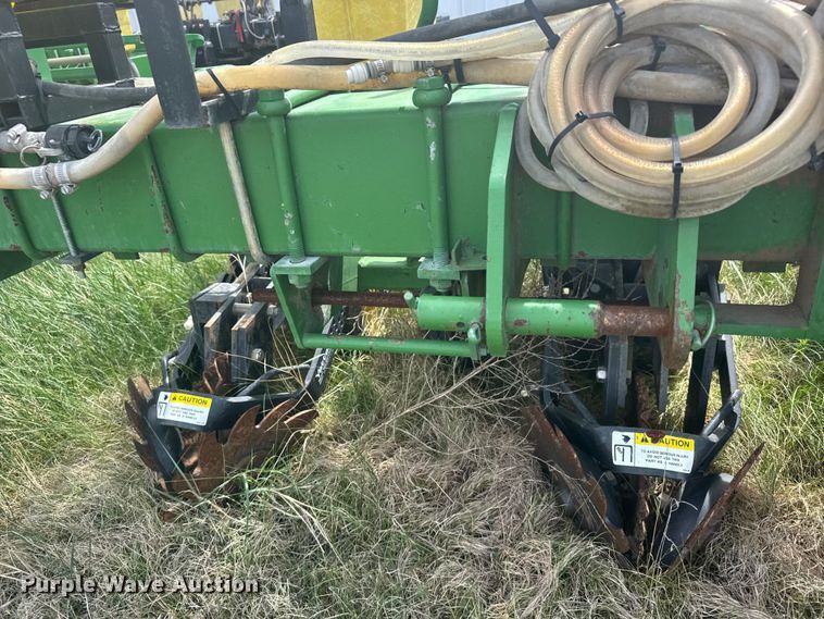 image for item EW4728 John Deere P7100 planter